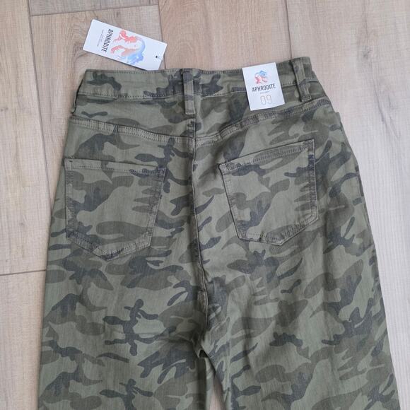 Aphrodite Crossover High Waisted Distressed Loose Camo Green Jeans Women Sz 9/29 - Picture 11 of 14